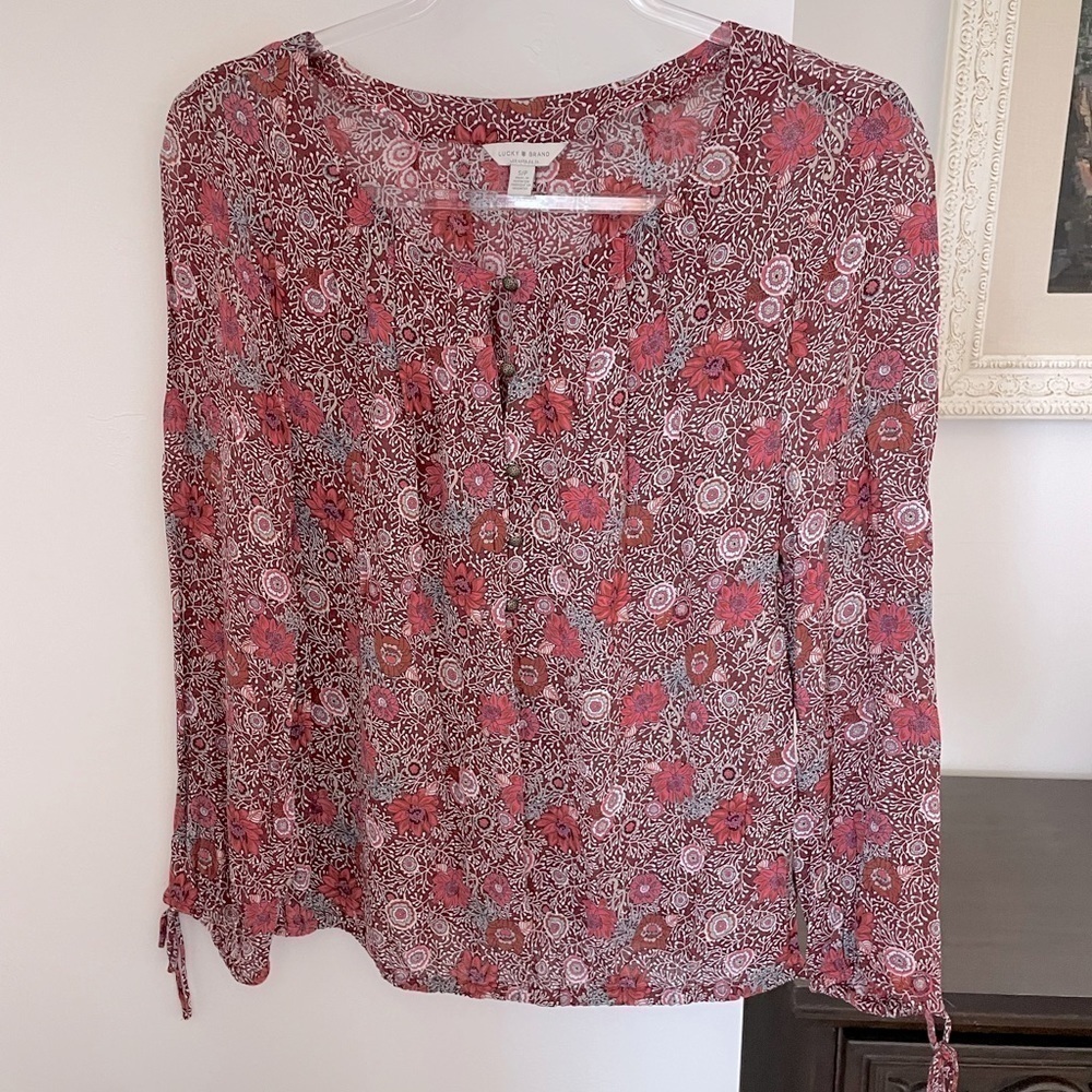 Lucky Brand floral long sleeve blouse with button details and tie wrists small